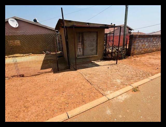 2 BEDROOM HOUSE FOR SALE IN LEHAE